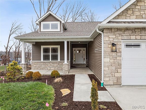 3rd image of 442 Shady Trail Dr