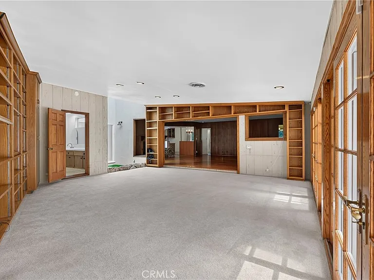10401 Wystone Ave — Photo 29