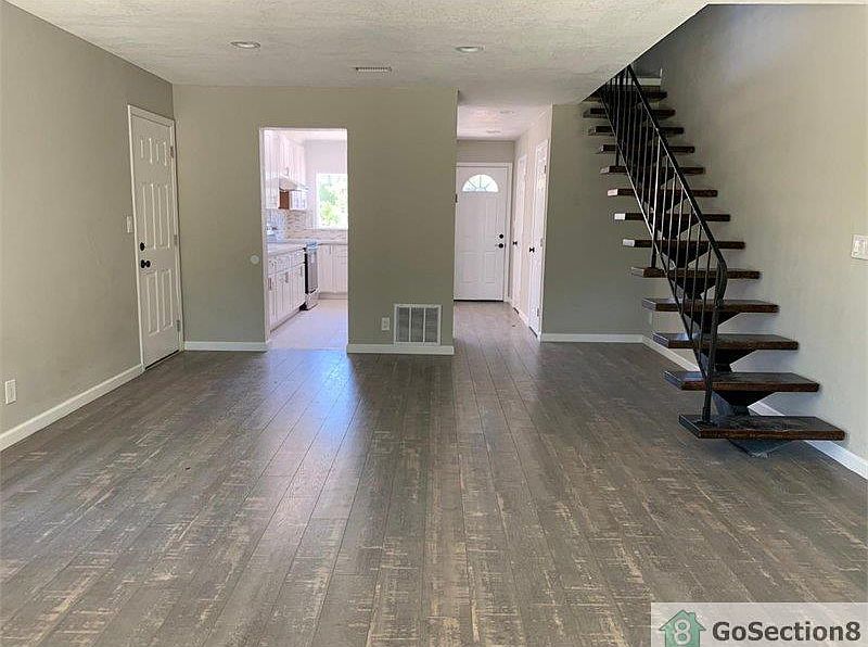 2nd image of 4727 Eagle Lake Dr #4727