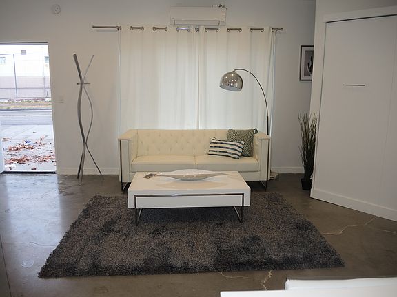 3rd image of 715 Marlborough Ave APT 11