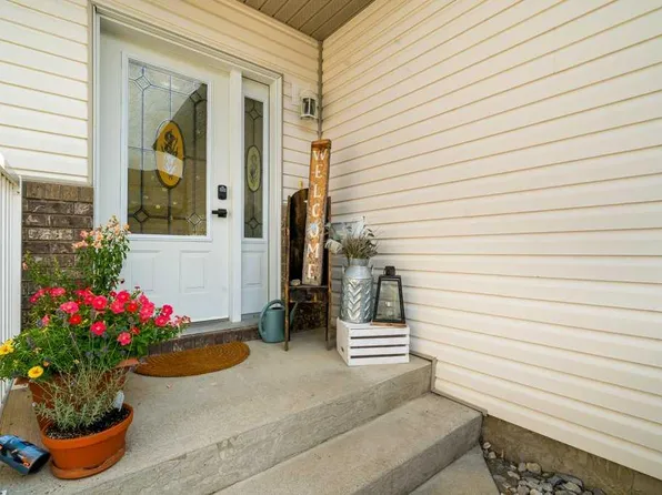 316 SW Washington Way SE, Medicine Hat, AB T1A 8V2