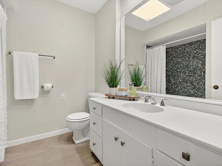 147 Valley Dr — Photo 40