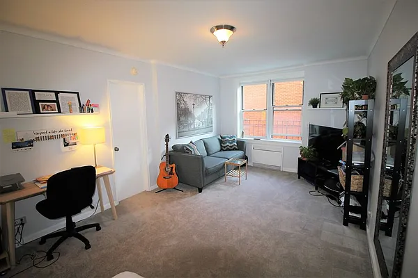 Sold by Universal Realty Group | media 19