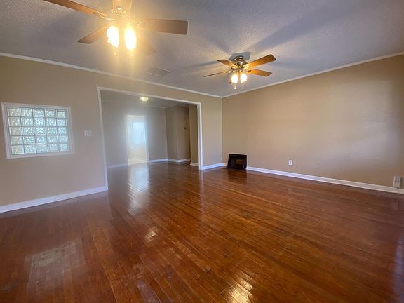 3rd image of 82 E Fedora Ave
