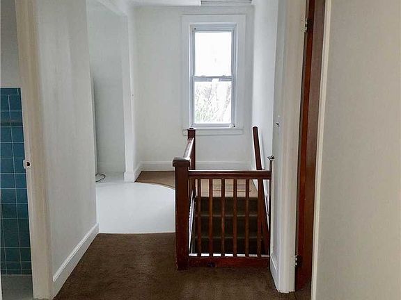 5th image of 100 Earle Ave