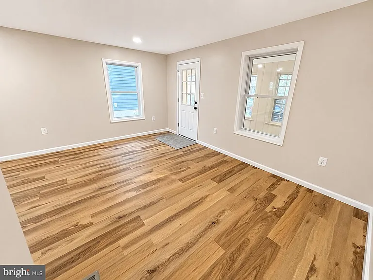 82 Central Ave — Photo 13