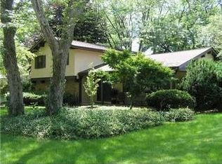 934 Spring Grove Ln, Columbus, OH 43235