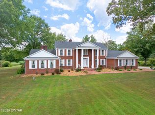 700 Dick Barry Ln, Lexington, TN 38351