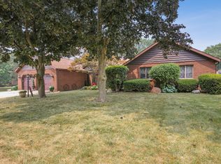 1 Joyce Ln, Champaign, IL