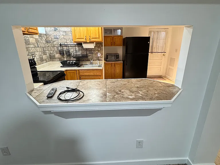 827 Meadow Rd — Photo 3