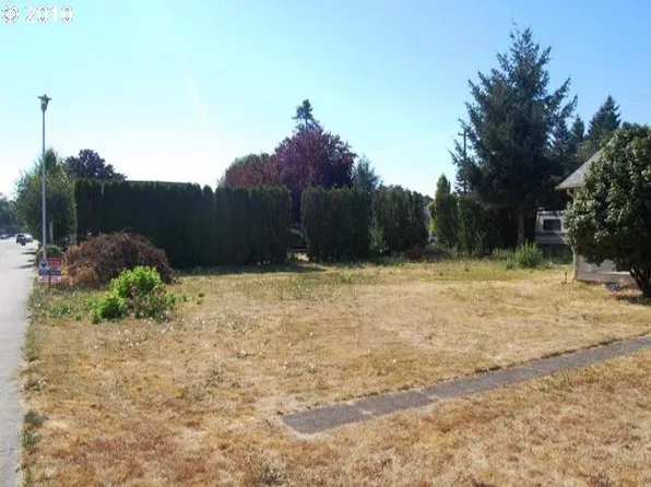 240 NE 3rd Ave, Canby, OR 97013