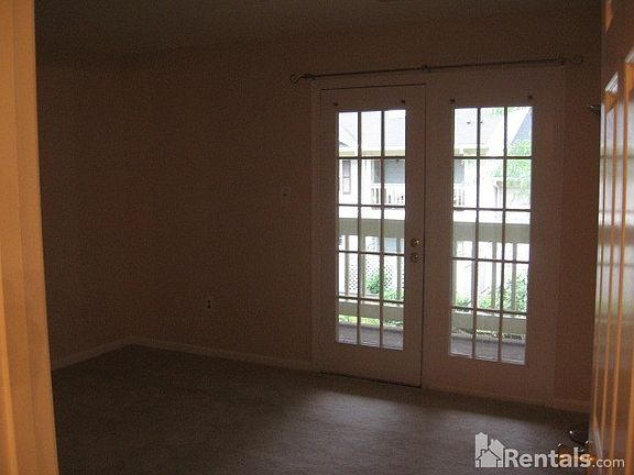 3rd image of 20528B Shadyside Way