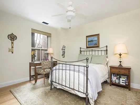 Sold by Sotheby's International Realty | media 9