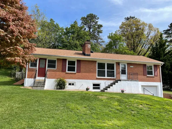 4435 Summit Dr NW, Roanoke, VA 24017