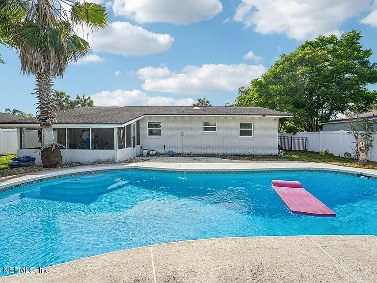42 Dolphin Blvd — Photo 34