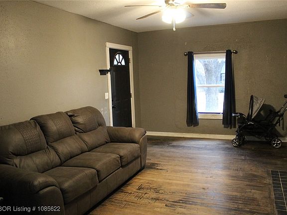 5th image of 1616 Houston St