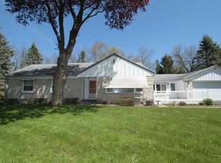 10142 N Range Line Rd, Mequon, WI 53092