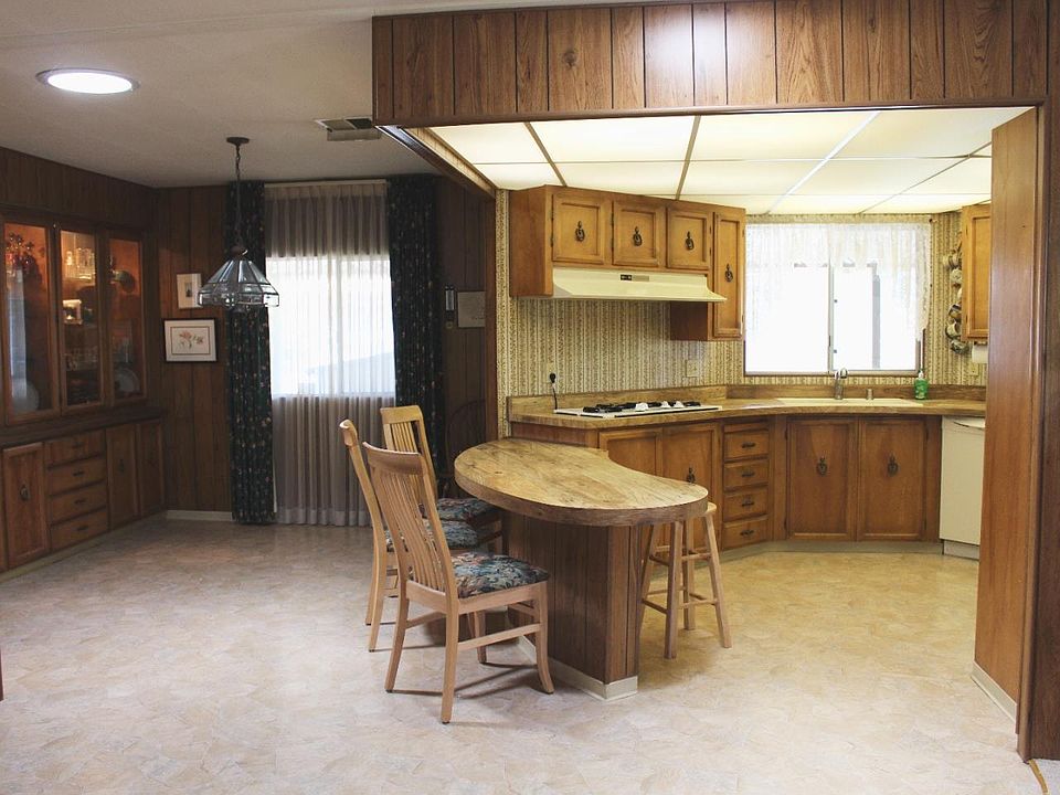 2nd image of 1007 Freedom Blvd #106