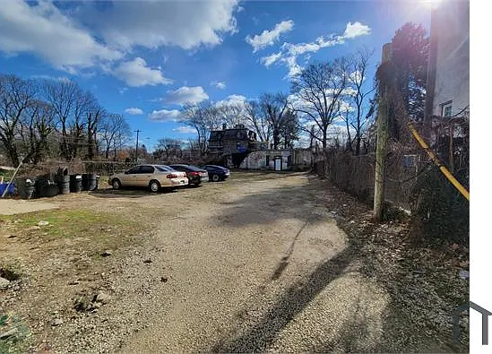 2 bed, 900 sqft, $1,200 — Photo 3