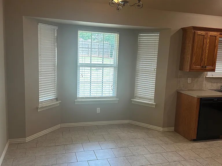 2712 Quarry Dr — Photo 12