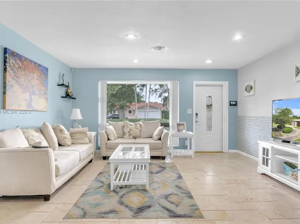 3721 McKinley St, Hollywood, FL 33021