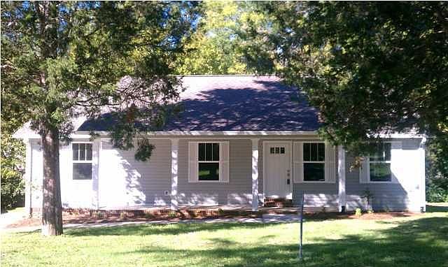 1st image of 122 Vermont Dr
