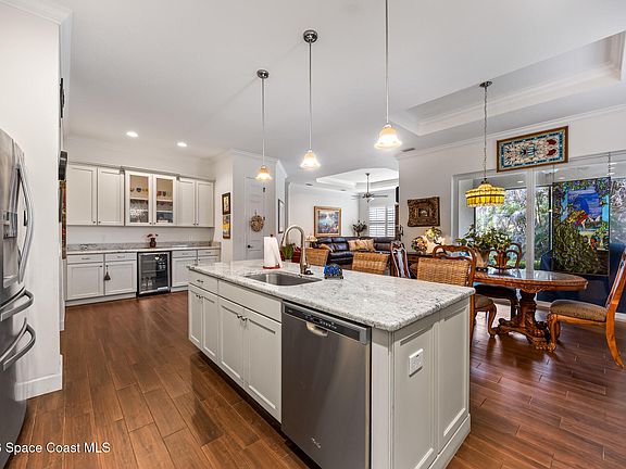 3rd image of 121 Seminole Ln