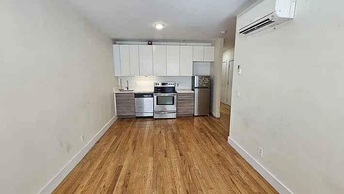 Rented by David Francis New York LLC | media 10