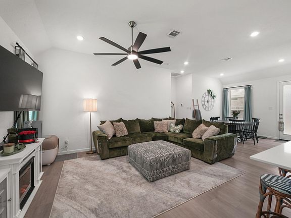 5th image of 4241 Waterlily Spring Way