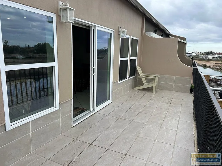 1342 Harbor Island Dr — Photo 43