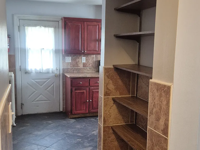 18-20 Somerville Rd #1 — Photo 7