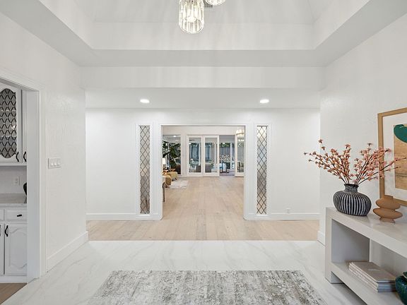 2nd image of 6260 Emeraldwood Pl