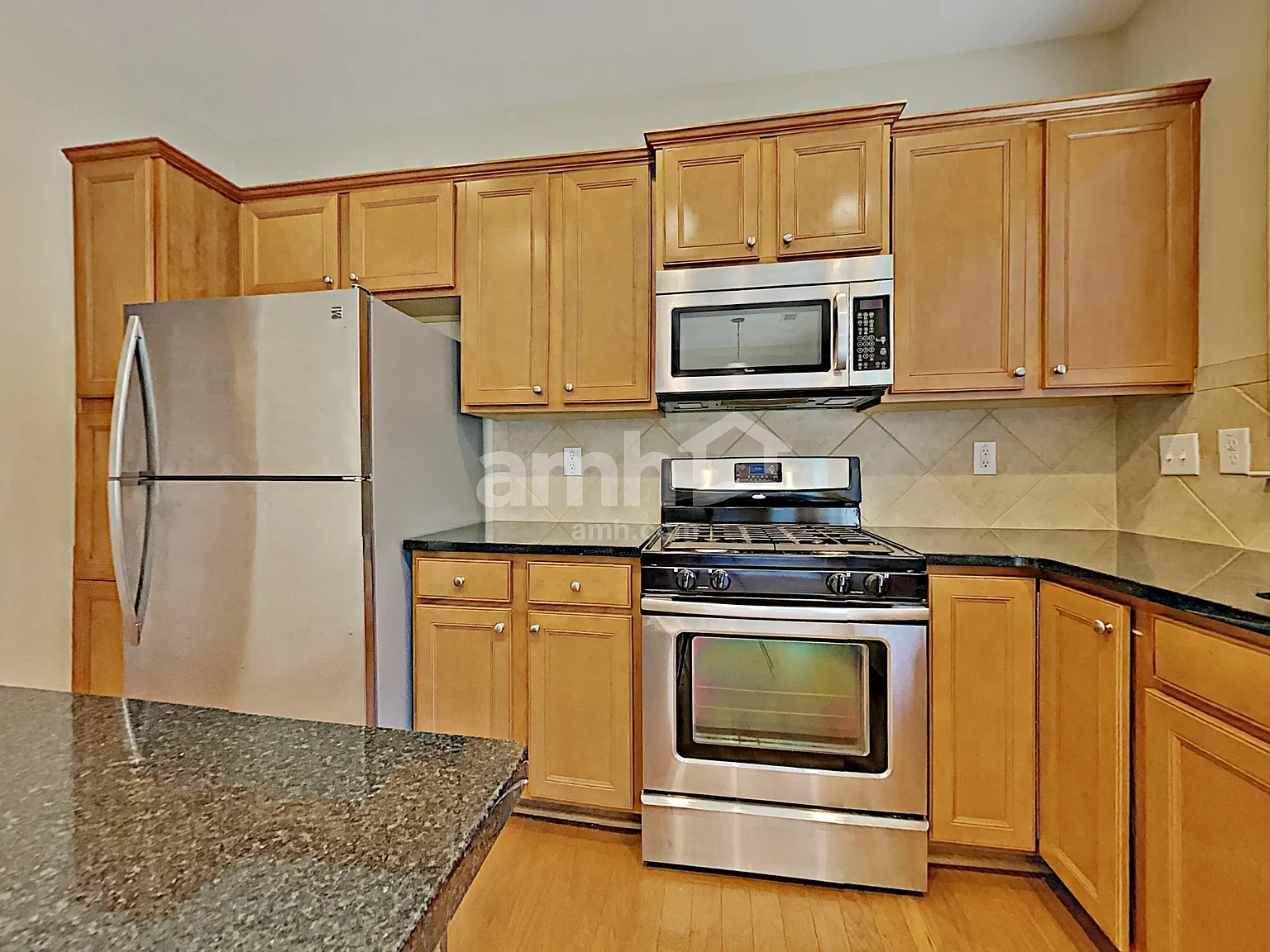 3 bed, 2.5 bath, 2003 sqft, $2,435 — Photo 4