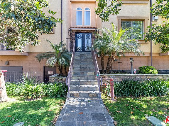 3rd image of 5132 W Maplewood Ave #206