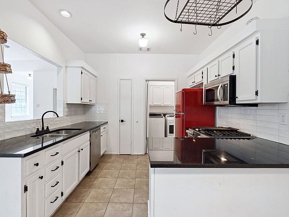 3rd image of 6501 Brush Country Rd APT 115