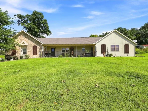18676 Logan Rd, Leavenworth, KS 66048