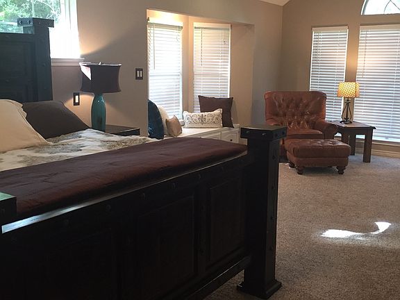 master w/reading area