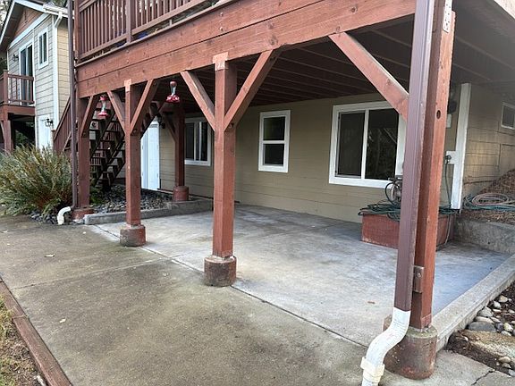 Patio area for tenant use.