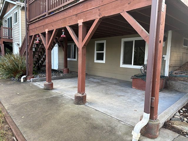 Patio area for tenant use.