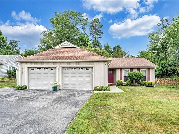 3rd image of 7029 Autumn Wood Ln