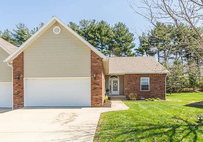 1st image of 2424 N Stonelake Cir