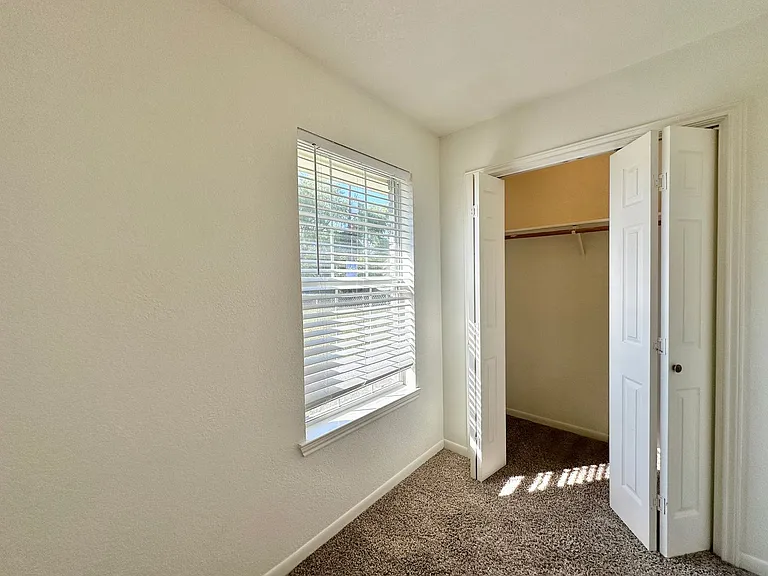3509 Westwood Dr — Photo 16