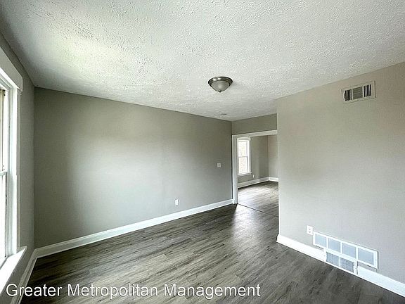 4th image of 1719 Clark Ave