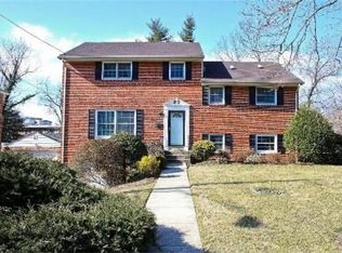 6511 Winnepeg Rd, Bethesda, MD 20817