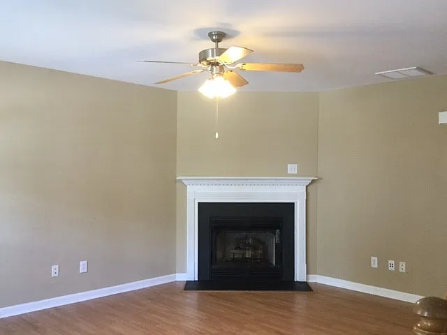 3 bed, 2.5 bath, 1692 sqft, $1,995 — Photo 4