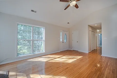 117 Eagle Ct — Photo 3
