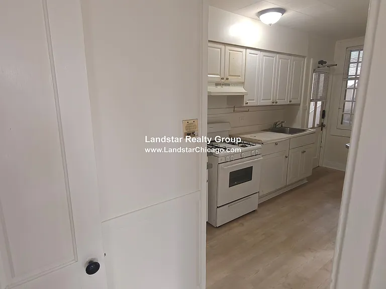 1233 Chicago Ave #11 — Photo 9