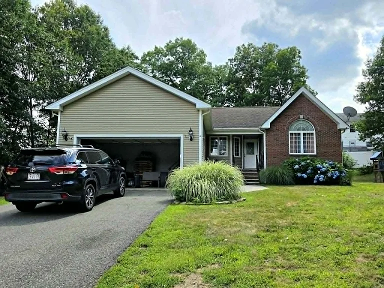 141 South St — Photo 31