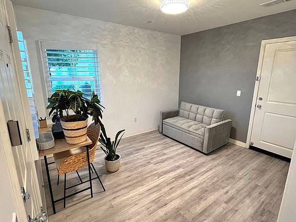 5th image of 518 Lark Way