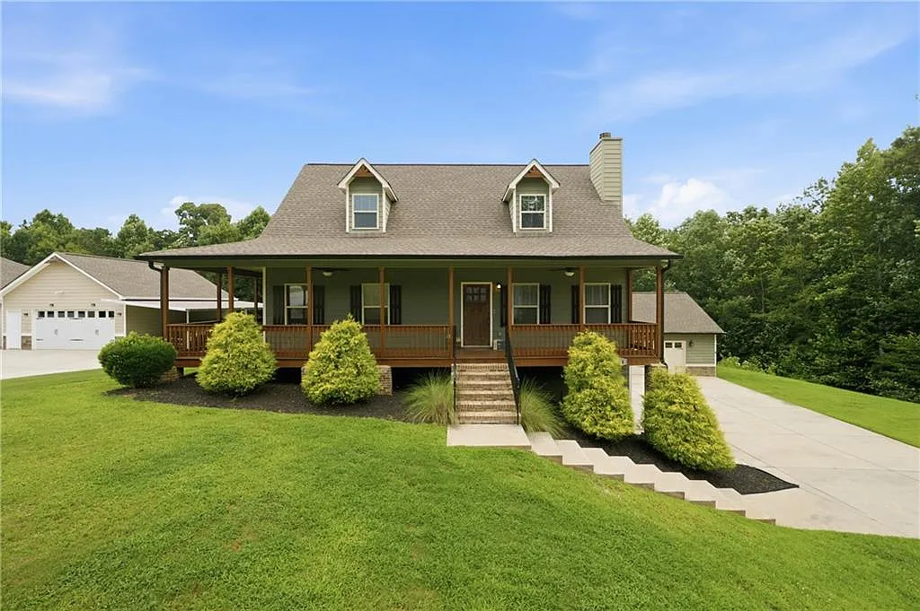 4 bed, 3.5 bath, 2322 sqft, $2,250 — Photo 2